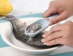 Как правильно чистить рыбу ножом с контейнером для чешуи