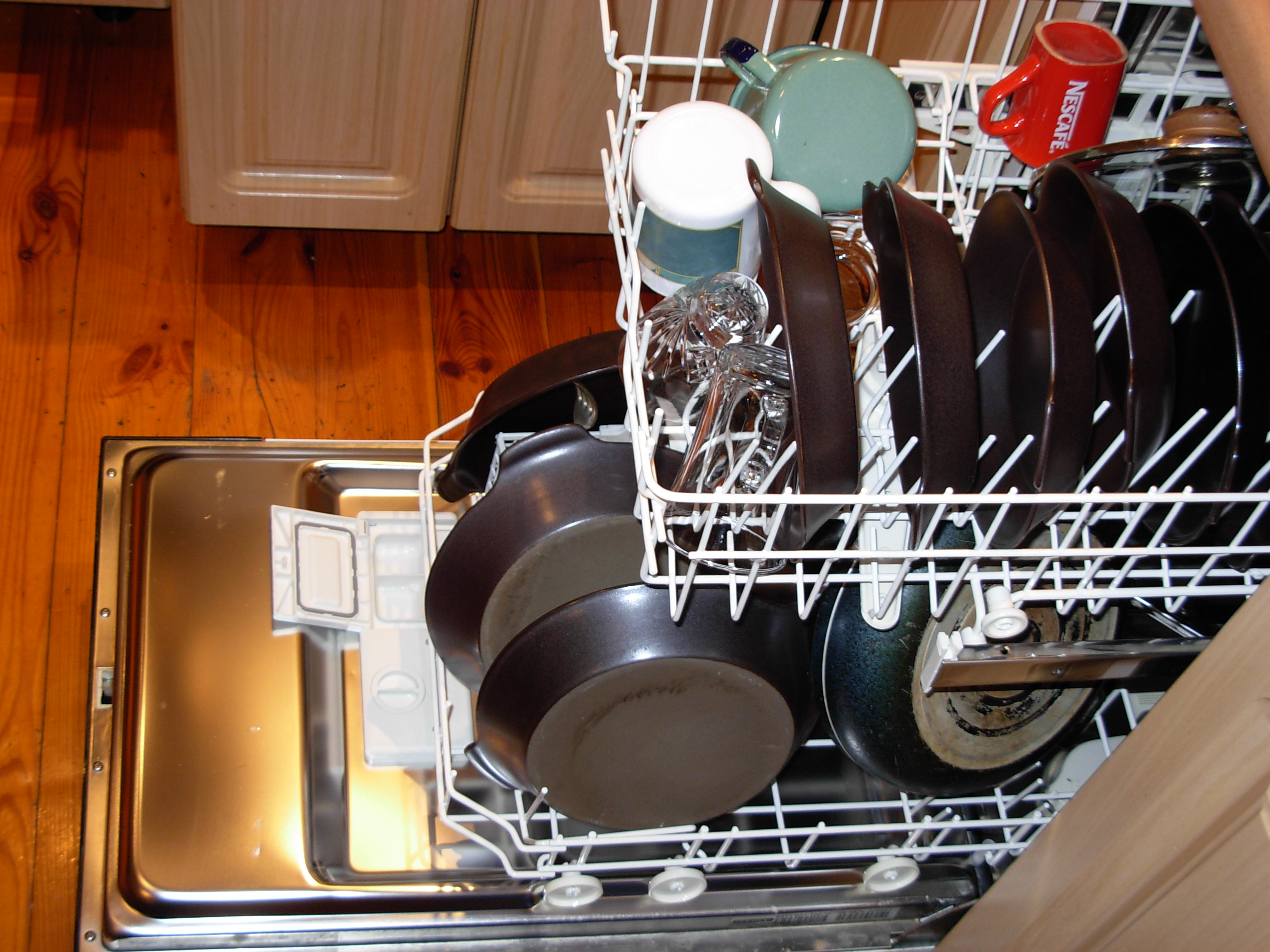 Сковородки в посудомоечной машине