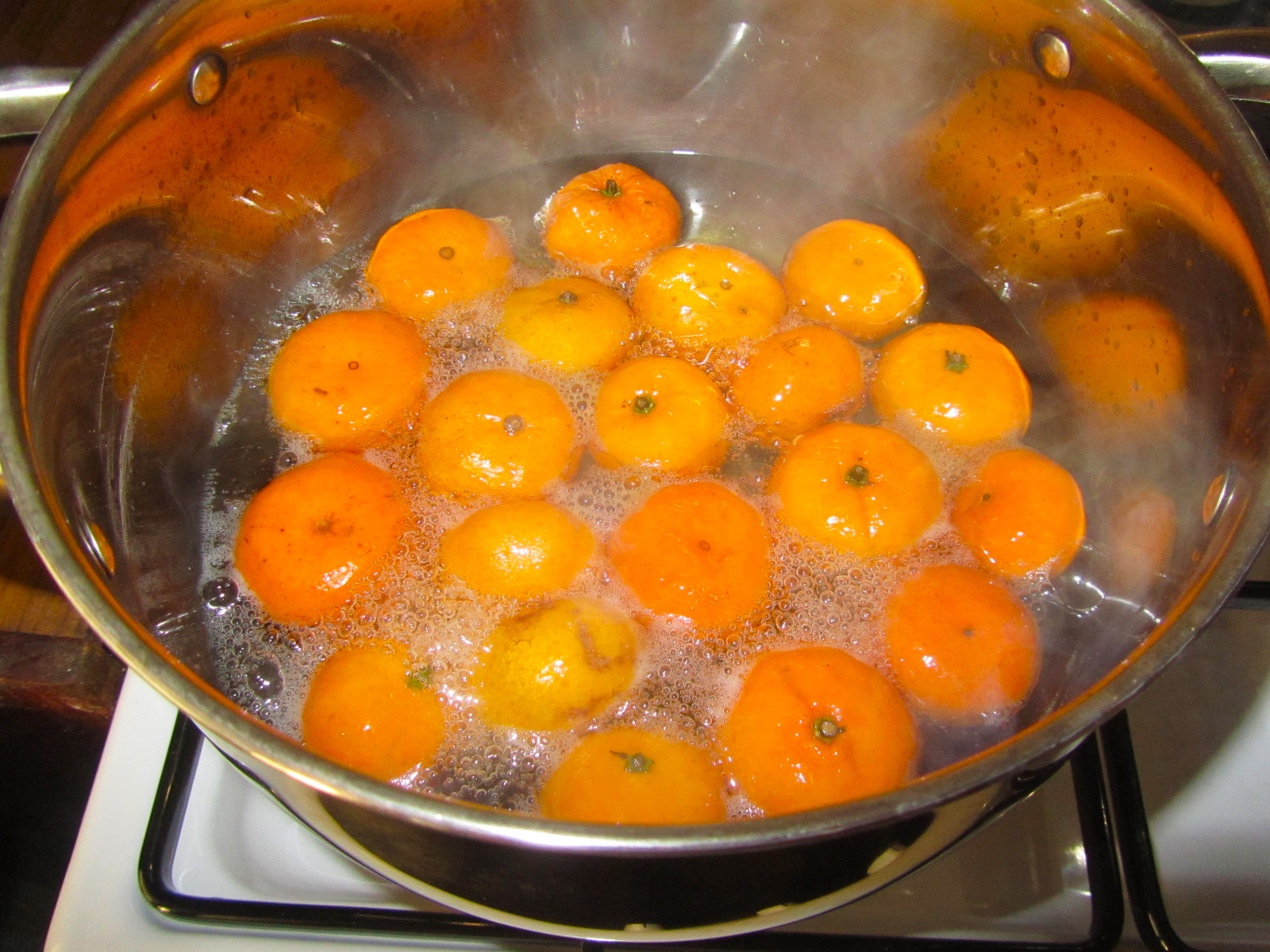 Мытье мандарин в растворе