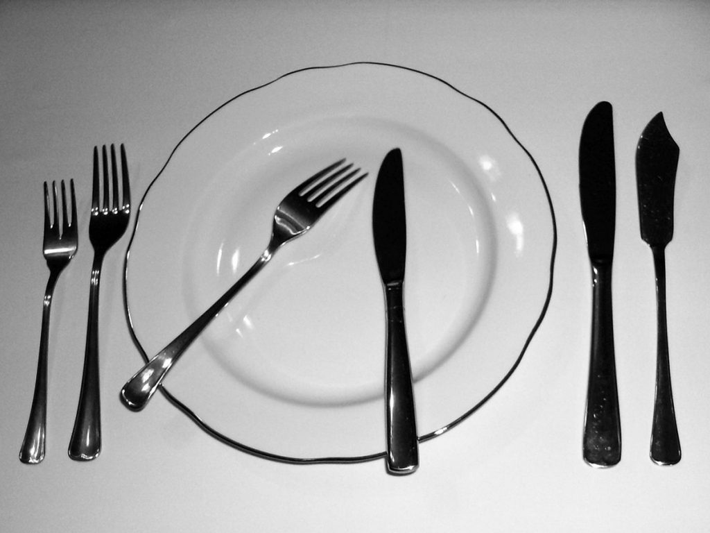 Как правильно есть ножом и вилкой в ресторане фото правила