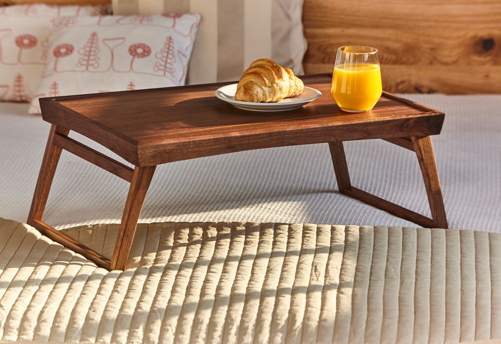 Столик для завтрака в постель/поднос на ножках/поднос дерево