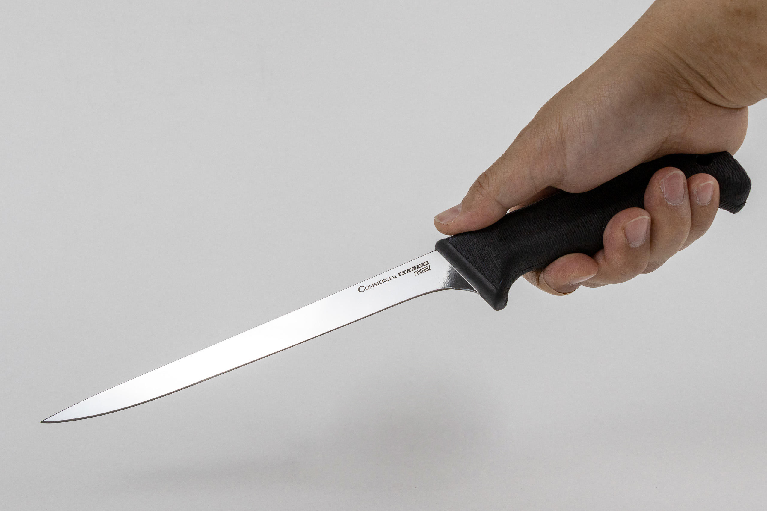 Фото филейного ножа в руке